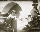 Illustration
- Ein Blick in die Pioniertage der Fotografie: „Beleibte Dame in einer Kutsche“, um 1844 von einem anonymen Daguerreotypisten festgehalten.  Foto: Albertina Wien 
