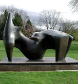 Reclining figure: Materialwert 7500 Euro, Sammlerwert 4,4 Millionen Euro. Wofür werden sich die Diebe entscheiden?