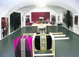 Nitsch-Grablegung in Galeriekapelle